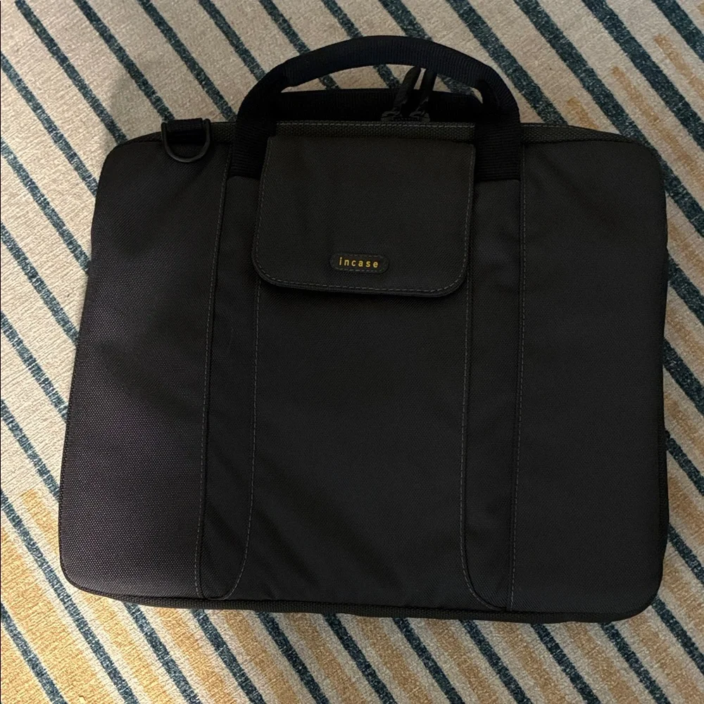 incase Ballistic Nylon Laptop Bag Unisex